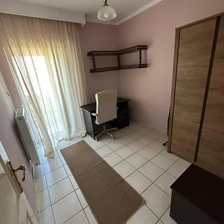 Nataliia Apartmán Peraía